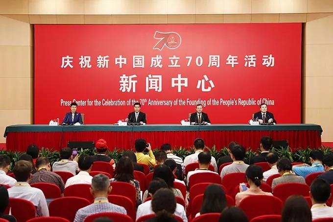 鐘部長談第二節(jié)進博會：規(guī)模更大、質(zhì)量更高<div   id=